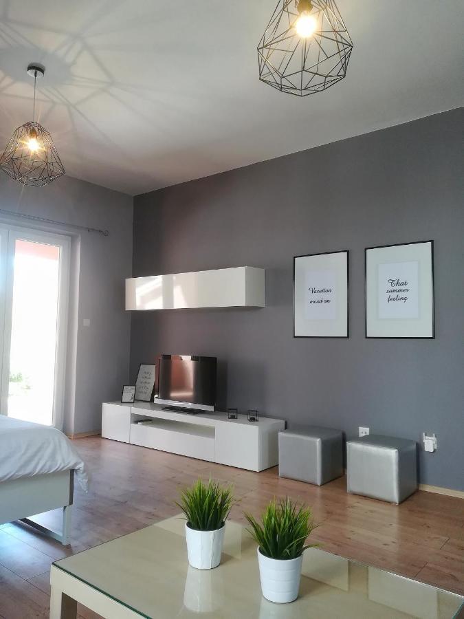 Jimmy Apartments Пула Екстериор снимка